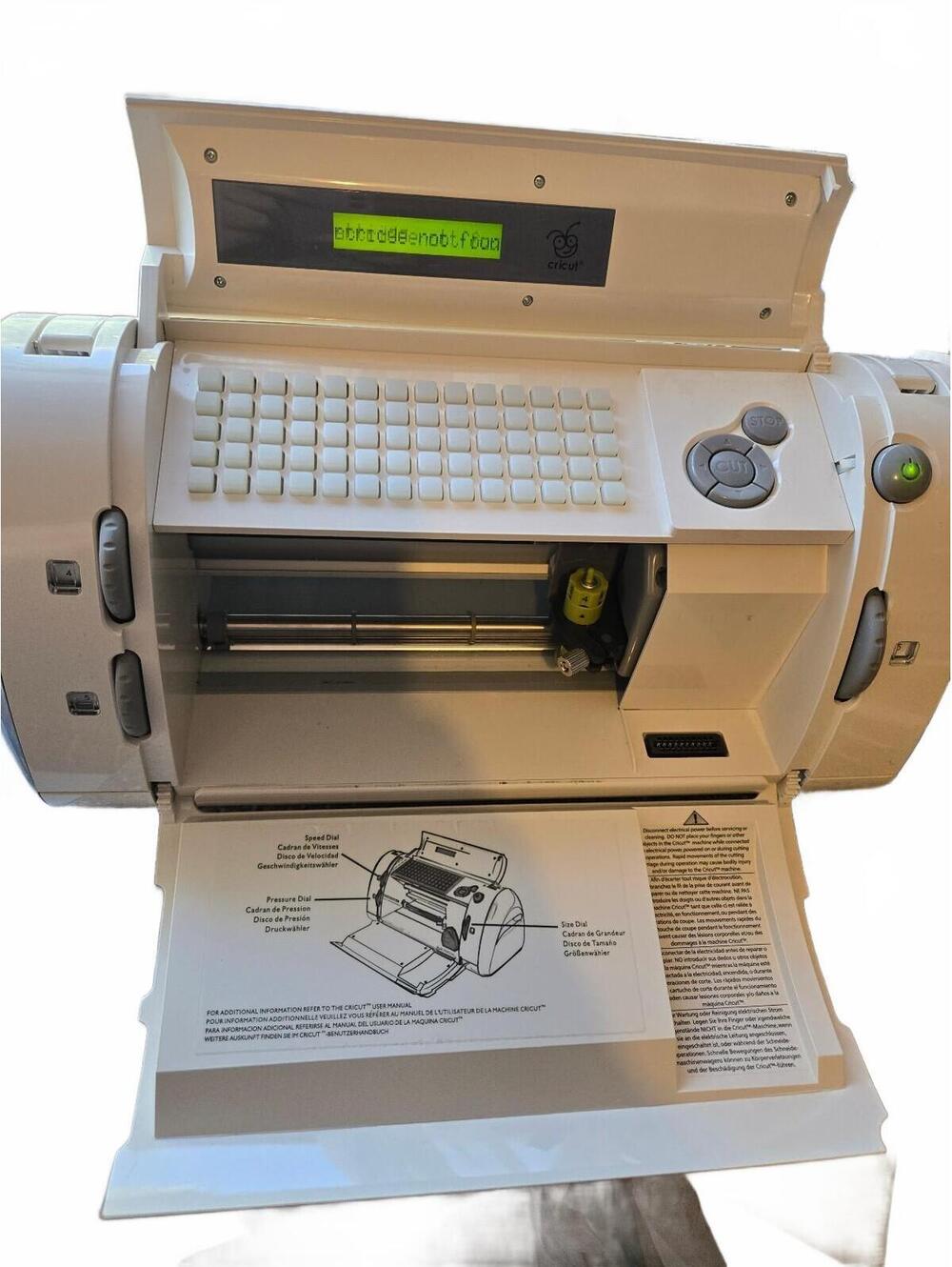 Cricut Personal Electronic Cutter Provo Craft Machine V1.31 with Mats Box Tested